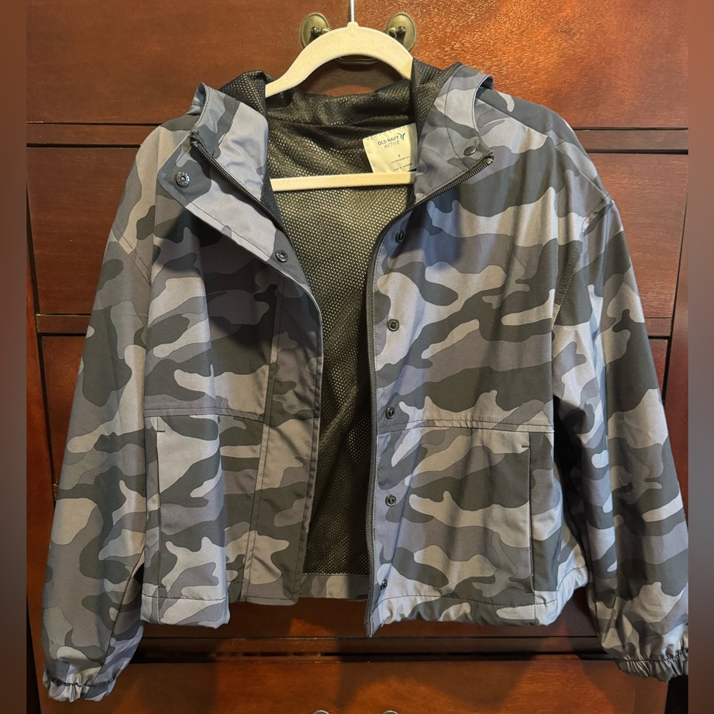 Old Navy Active Camo Jacket – Size S